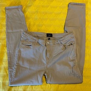 Celebrity Pink khaki pants